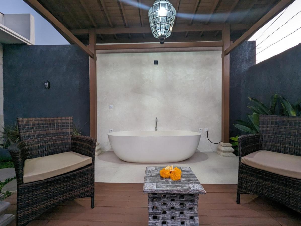 Na-na * Ubud